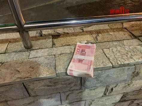 广西柳州公交点钞员每天清点30万元零钱 数钱数到手抽筋-大河网