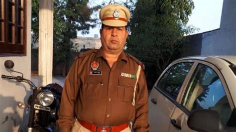 ਜਗਰਾਉਂ 'ਚ ASI ਦੀ ਗੋਲੀ ਲੱਗਣ ਕਾਰਨ ਮੌਤ, ਡਿਊਟੀ ਜਾਣ ਤੋਂ ਪਹਿਲਾਂ ਚੈੱਕ ਕਰ ਰਿਹਾ ...