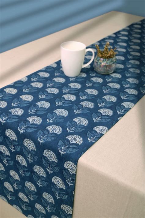 Blomst Table Runner – Home Yarn