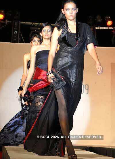 Models walk the ramp during the 'Impulse 2009' fashion show by NIFT in ...