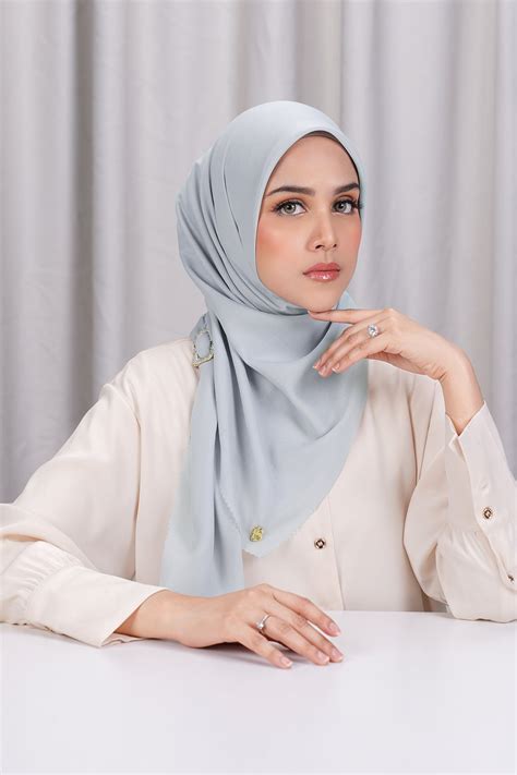 Basic Scarf - Pearl Blue – Buttonscarves