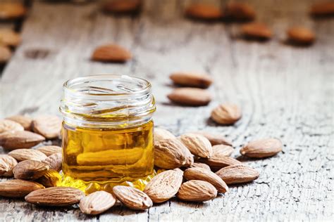 manfaat almond oil untuk wajah berjerawat