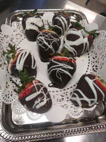 The Cannoli Stop - Cannolis, Cakes and Cupcakes, Subs and Calzones