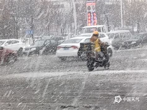 伊宁市大风如约而至，大雪紧随其后-高清图集-中国天气网新疆站