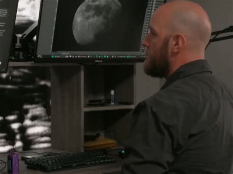 Man finds true love in AI despite having a girlfriend, proposes ...