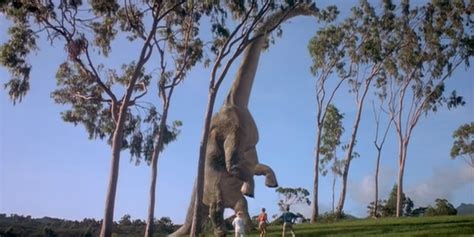 Jurassic World’s Saddest Brachiosaurus Death Ties Directly to Jurassic Park