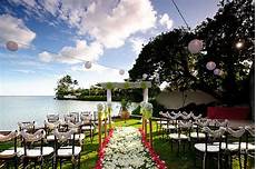 Waikiki Wedding Ceremony by Best Wedding Venues On Oahu Hawaii Waikiki Wedding Ceremony