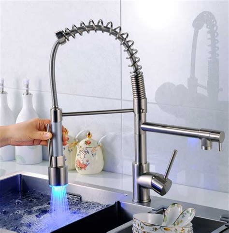 High-Tech Kitchen Faucets 的图像结果