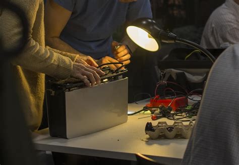 Broken Outdated Computer Systems 的图像结果