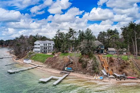 Silver Lake Estate - Wautoma, WI | Little Adventure Vacation Rentals