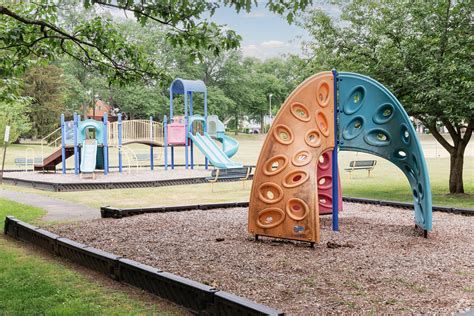 Teaneck, NJ City Guide | About Living in Teaneck - Homes.com