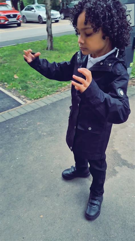 Esha Mae (@eshamae1) - Urlebird