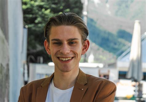 JUNOS kritisieren überfüllte Schulbusse - UnserTirol24