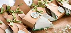 Give Away Wedding Gifts by 20 Creative Wedding Giveaway Ideas For A Day Give Away Wedding Gifts