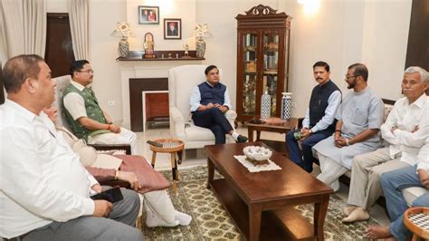 Himanta Biswa Sarma meets NDA MPs from Assam, discusses state's issues ...