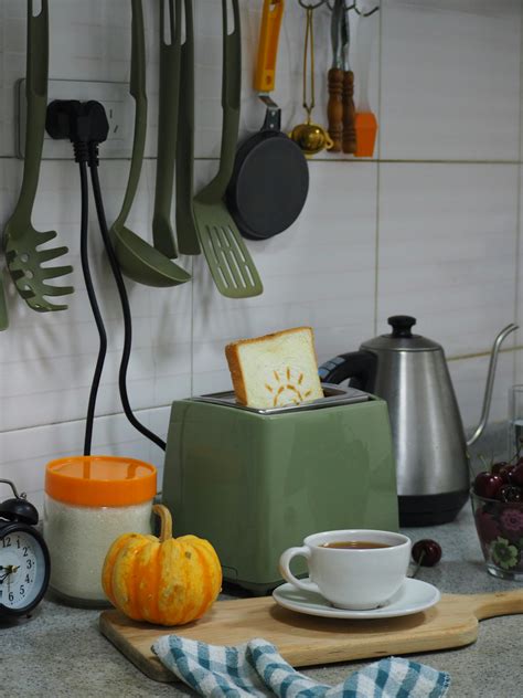 Kitchen with Cooking Stuff 的图像结果