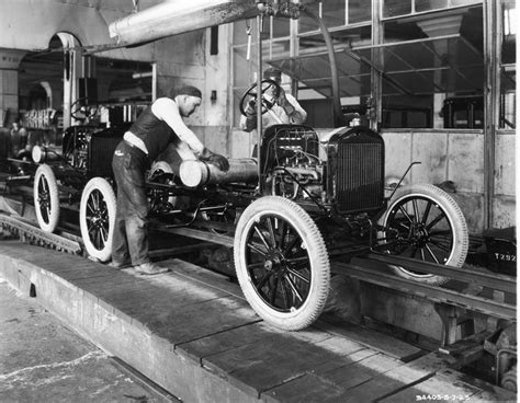 Ford Factory Assembly Line 的图像结果