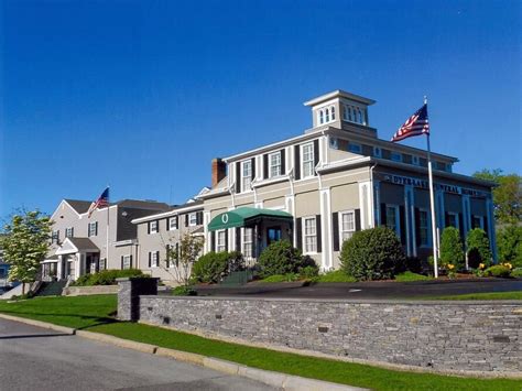 Dyer-Lake Funeral Home | Attleboro MA