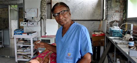 82-YO Doctor Receives The Padma Shri Award For Treating Burn Victims ...