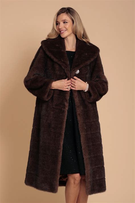 'Hollywood' Full-Length Faux Fur Coat in Marrone – Santinni