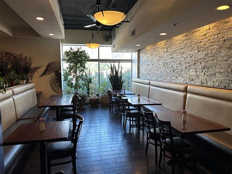 Tanoshii West Loop - Sushii restaurant offering creative Japanese fare