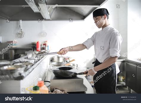 Chinese Chef Cooking 的图像结果