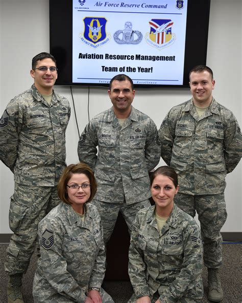 910th Aviation Resource Management team brings home award > Youngstown ...
