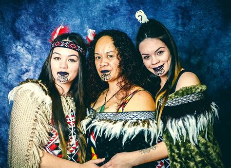 Maori women from New Zealand ///Whanau | Māori culture, Maori art ...