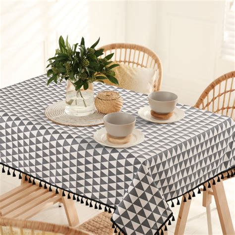 The Contrast Between Table Covers and Tablecloths: Understanding the ...