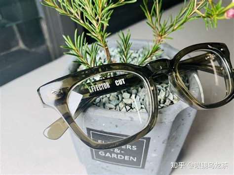 【图】I.T x Coterie 发售日本手工眼镜Vision of Devision_品牌新闻_潮流服饰频道_VOGUE时尚网
