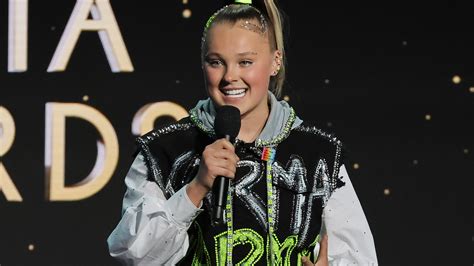Brit Smith's version of song 'Karma' knocks JoJo Siwa off charts