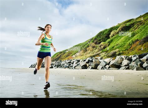 Lady Running 的图像结果