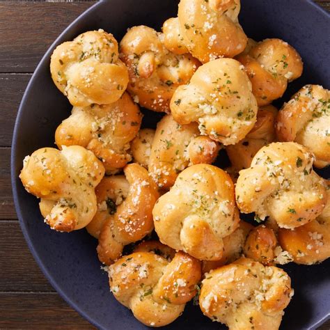 Homemade Garlic Knots Recipe