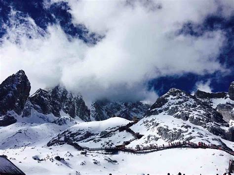 2022玉龙雪山的最高海拔是5596米，玉龙雪山冰川公园的最高海拔是4680米，也是游客去雪山游玩能达..._玉龙雪山-评论-去哪儿攻略