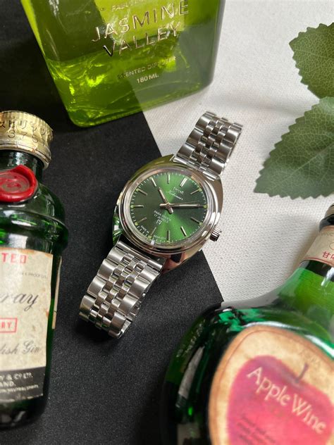 HMT Kohinoor - GREEN Sunburst – Watchtopia