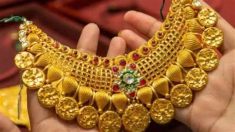 ఈ వారం బంగారం కొనకండి, ధరలు ఇంకా తగ్గబోతున్నాయి..అసలైన కారణమేంటంటే ...