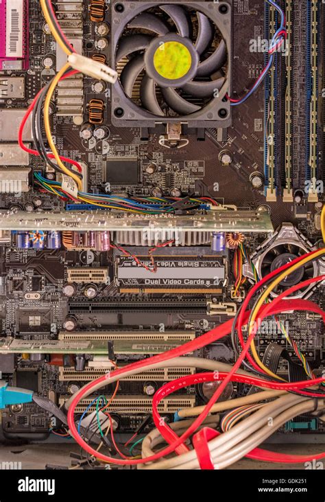 Inside Old Computer 的图像结果