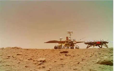 天问一号已登陆火星，祝融号火星车却没走下着陆器，它在做什么|太阳能|着陆器|祝融_新浪新闻