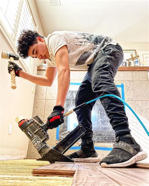 Hardwood Refinishing & Installation Experts | Denver, CO | Walnut Hardwood