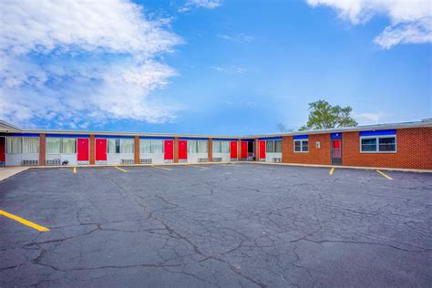 Lamplighter Inn By OYO Independence, OYO Hotels Independence, KS, Book ...