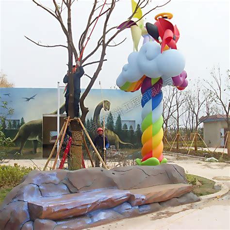 玻璃钢雕塑 - 济南宏观雕塑艺术有限公司