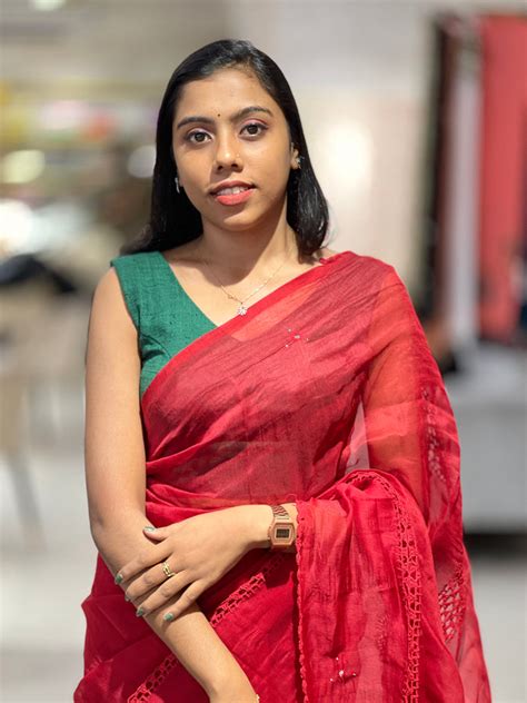 Discover Women's Apparel: Shop the Latest Trends