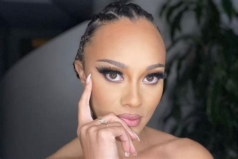 Ashley Darby Shares a Makeup-Free Selfie