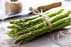 come pulire e cucinare gli asparagi selvatici come pulire gli asparagi ricettedalmondo it come pulire e cucinare gli asparagi selvatici come pulire gli asparagi ricettedalmondo it