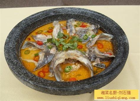 石锅排骨 最流行的湘菜_湘菜厨师网 刘石强湘菜厨师团队面向全国承接厨房管理