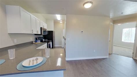 2x2 Apartments At Decker Lake - Matterport 3D Showcase