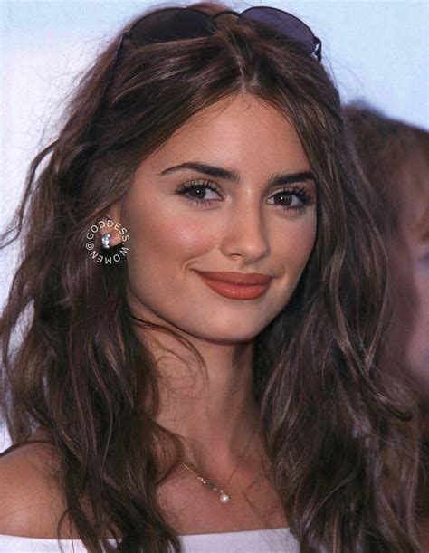 Penelope Cruz - Selfless Profile Fonction