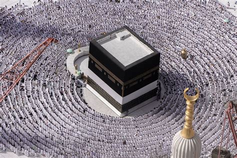 Why do Muslims make the Hajj pilgrimage to Mecca?