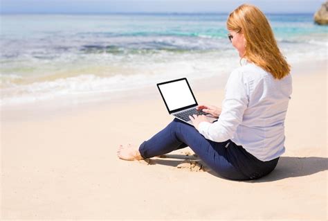 Beach Pictures with People Using Computer 的图像结果