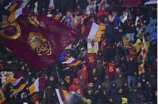 panchina roma panchina roma striscione razzista contro mihajlovic panchina roma panchina roma striscione razzista contro mihajlovic